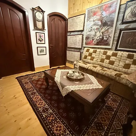 Old Town Guri Konukevi Berat