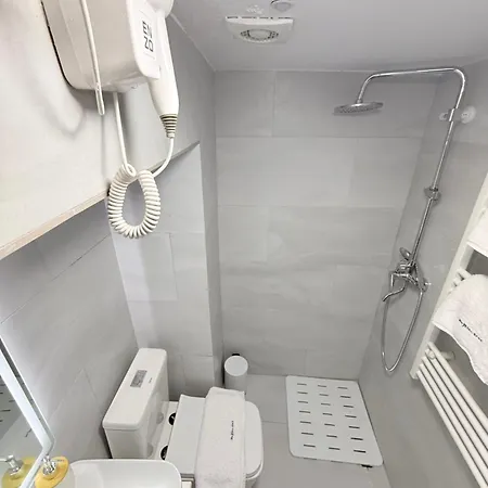 Konukevi Old Town Guri Berat