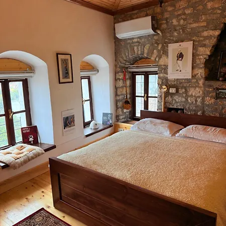 Old Town Guri 4* Berat