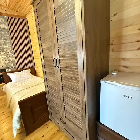 Old Town Guri Konukevi Berat