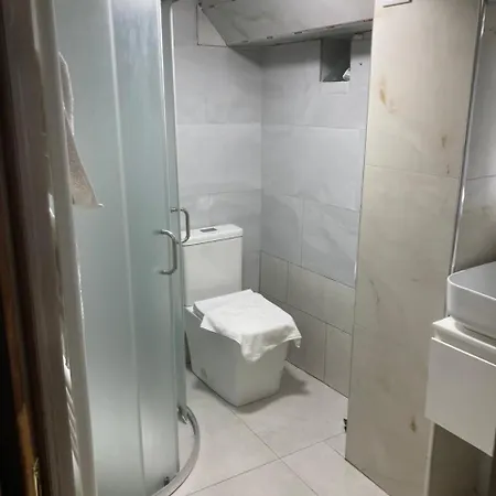 Old Town Guri 4*