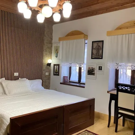Old Town Guri Guest house Berat