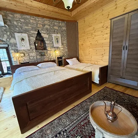 Old Town Guri 3* 베라트