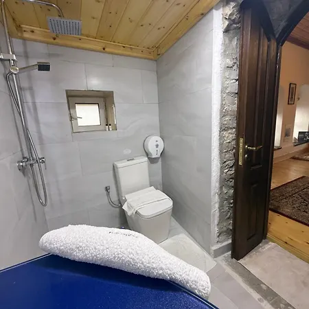 Πανσιόν Old Town Guri 4*