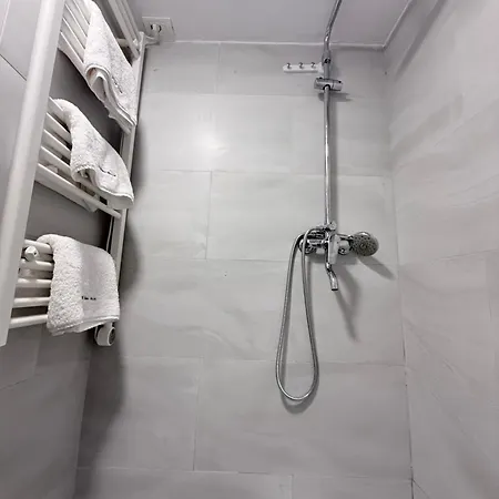 Old Town Guri 베라트