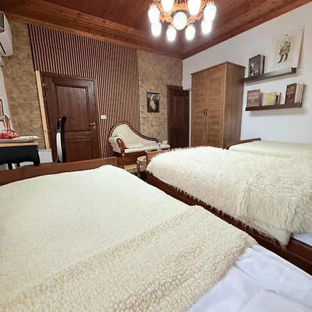 Old Town Guri 베라트