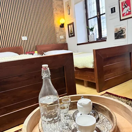 Old Town Guri 베라트